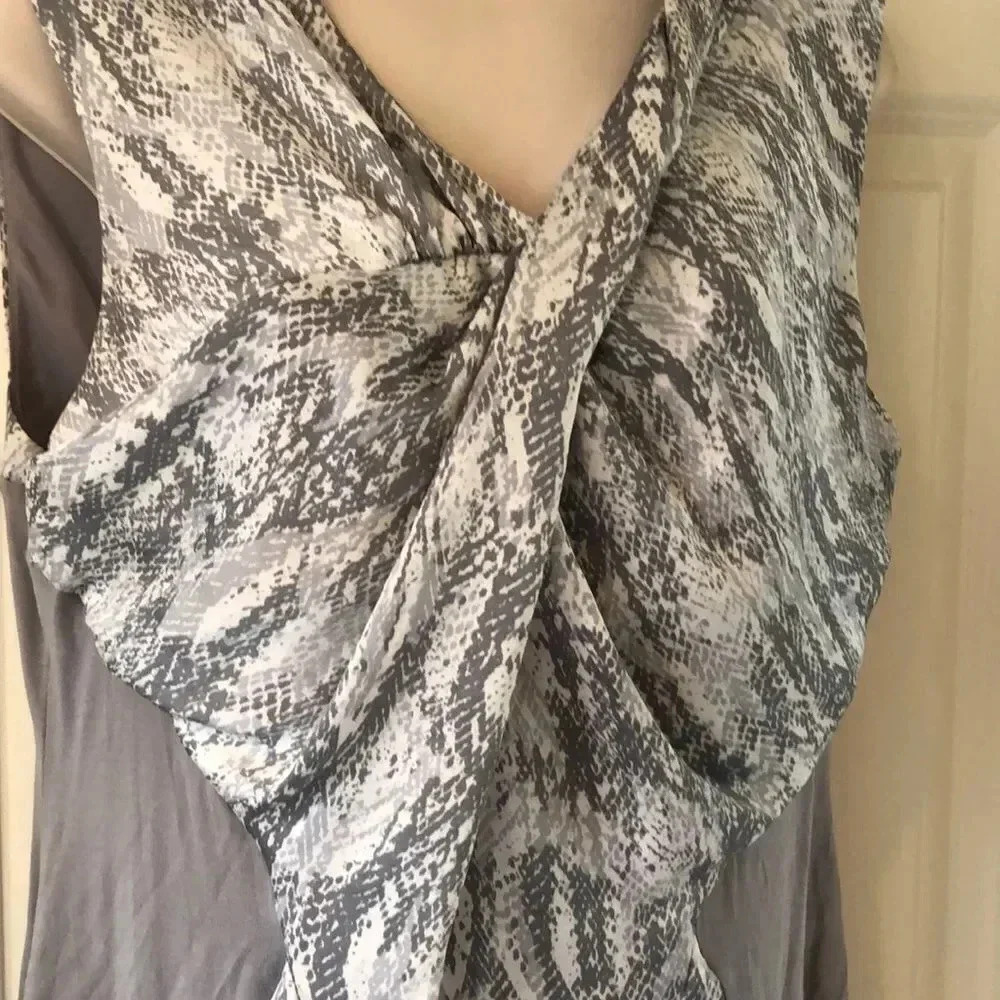 Alfani silver snake skin sleeveless crossover v-neck blouse size large